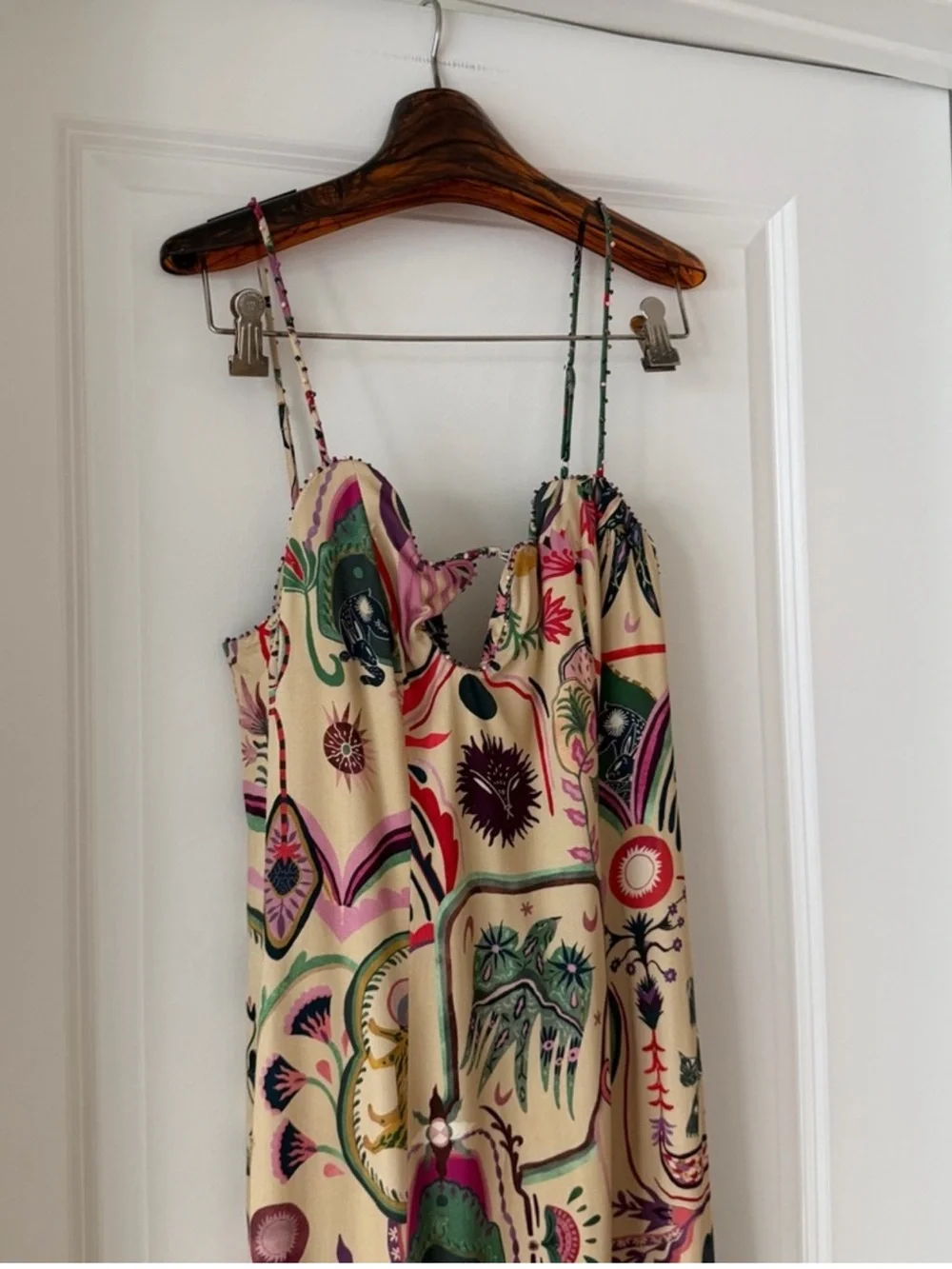Farm Rio Farm Rio Beige Artsy Surreal Land
Beaded Sleeveless Midi Dress - Picture 2 of 9
